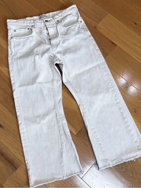 Zara High-rise Ankle Flare Jeans- Off-White Size 6